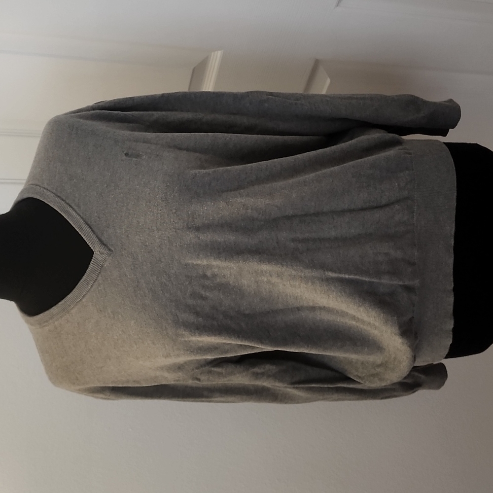 B11_ Mens XL L/S Gray Polo sweater